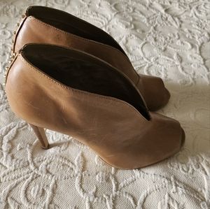 Halogen, size 7.5 , leather